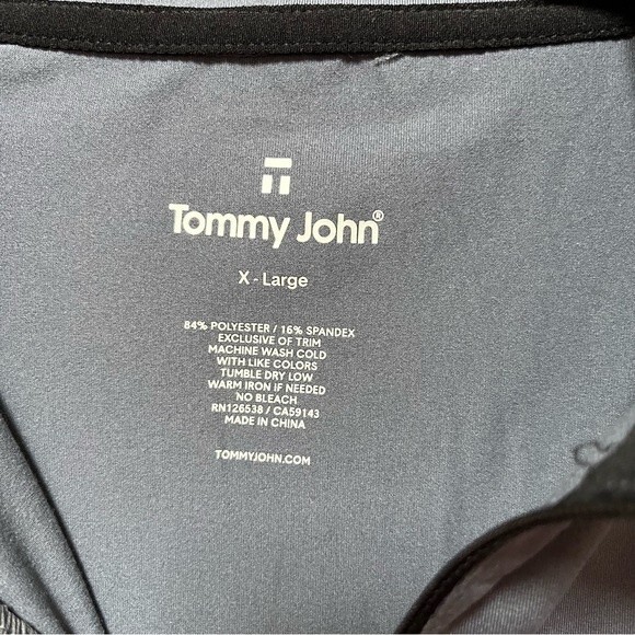 Tommy John Performance Tech Quarter Zip Pullover in Grey XL - Picture 7 of 10